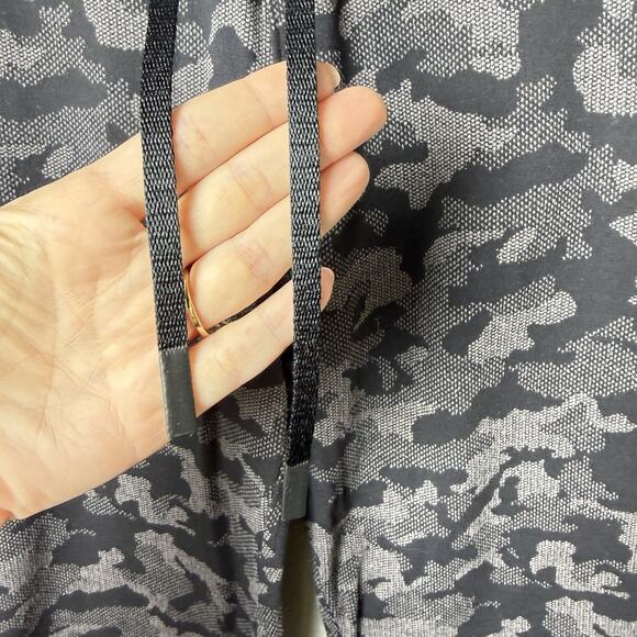 Lululemon Ready To Rulu Jaquard Camo Lunar Black/Grey Cropped Jogger Womens 10 - Picture 5 of 9